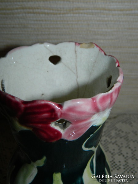 Antik majolika váza.