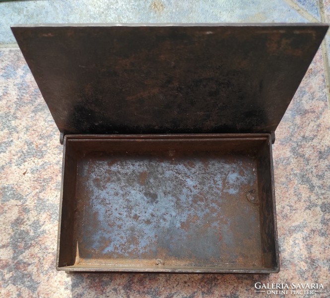 Iron box chest, cigarette, iron, German soldier type, cigarette box