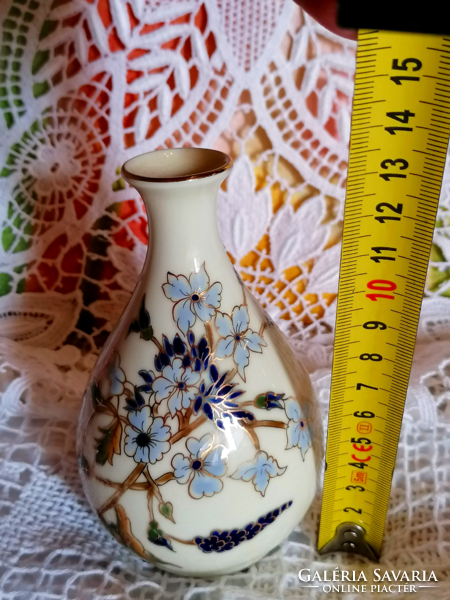 Zsolnay ritka dekoros, kékvirágos gyöngyvirág váza