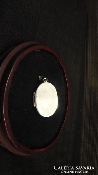 Photo holder, openable pendant with garnet stone