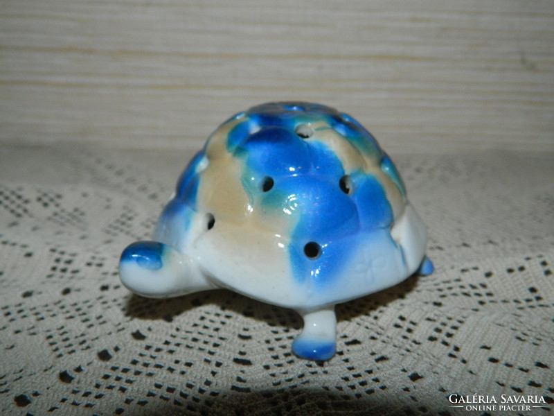 Aquincumi aquazur festésű teknősbéka