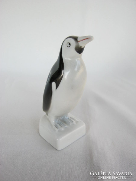 Aquincumi porcelán pingvin