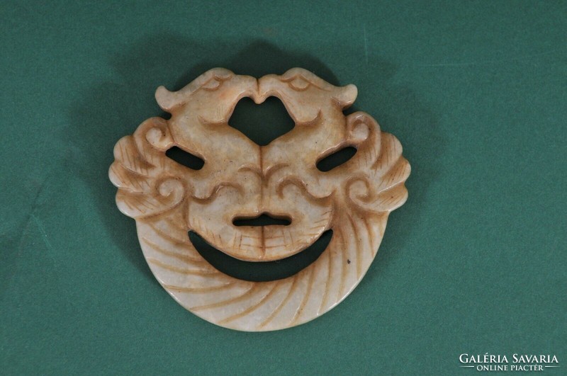Antik kínai faragott jáde talizmán, 18. század