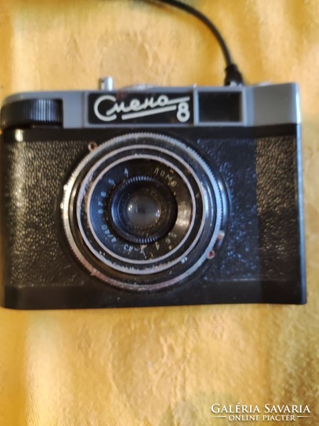 Cmena 8 régi fényképezőgép vakuval