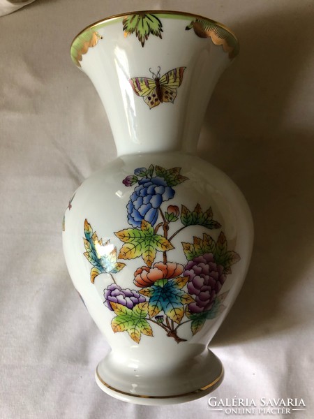 Herend Victoria vase.