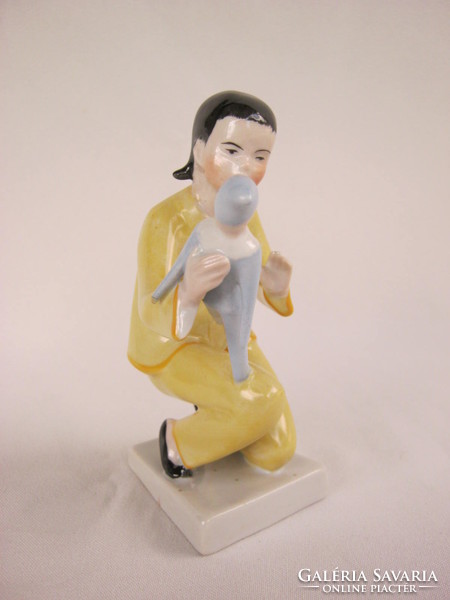 Retro ... Kőbányai Drasche porcelán figura nipp babázó kislány
