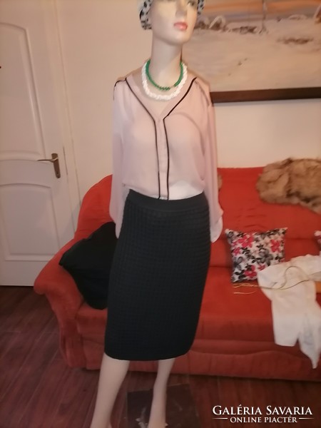 More beautiful than me plus size 42 44 beautiful Italian knitted wool skirt 80 90 waist 67 length