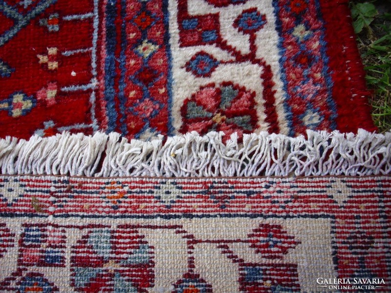 Iranian handmade Persian rug 120x207cm