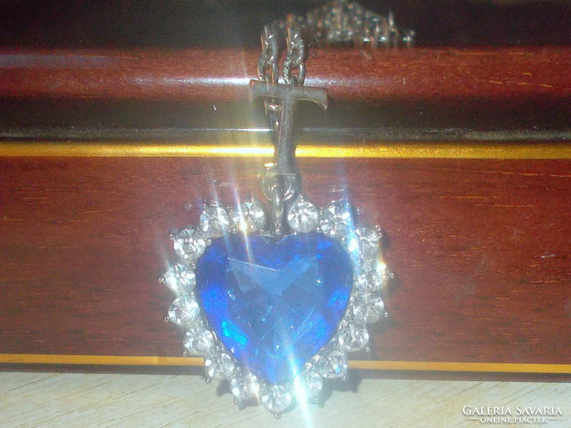 Vintage heart necklace known from the movie 