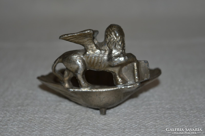 Venetian winged lion with bowl (dbz 0097)