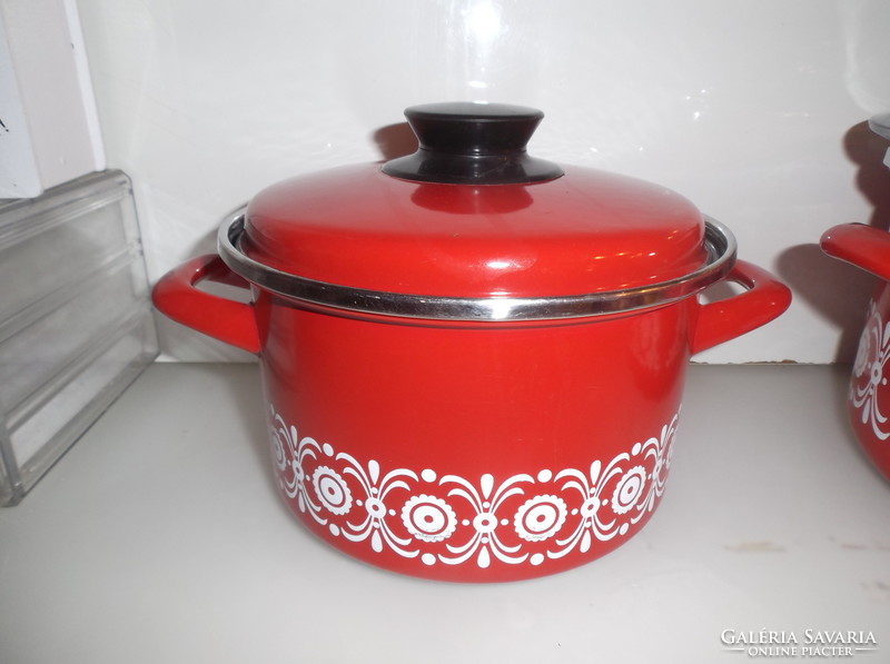 Pot - 4 pcs + 2 lids - extra thick - dark red - Austrian - flawless