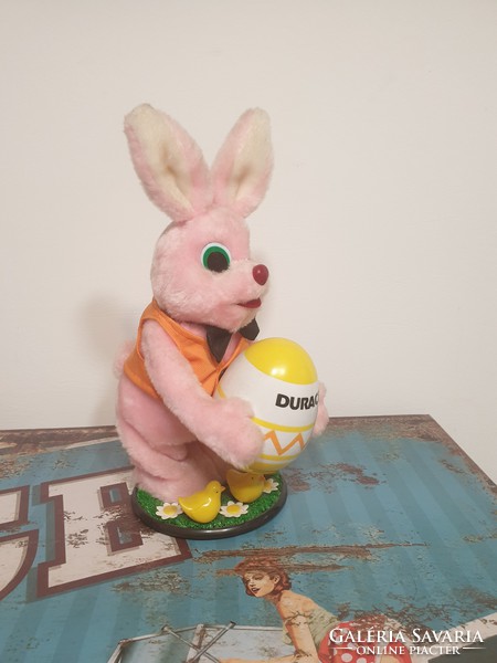 Duracell Easter bunny moving to music