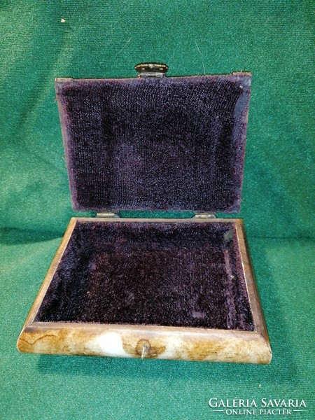 Jewelry box made of bone (362)