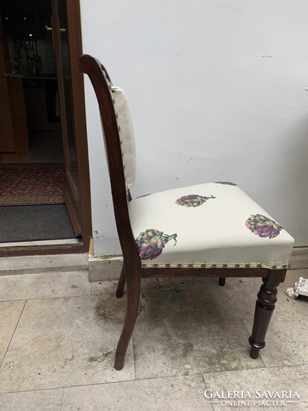 Gyönyörűen felújított, egyedi articsókás ónémet székek