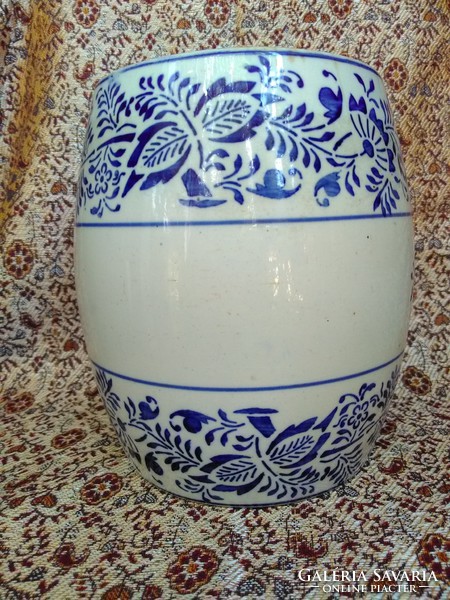 I'm priced !!! Antique onion pattern, faience container with mandeln inscription rare!