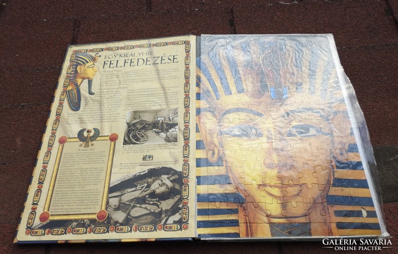 Tutankhamun with 4 96-piece jigsaw puzzles