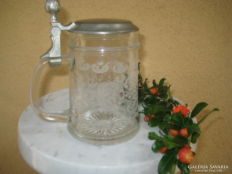 Bavarian beer mug, made of glass, with a nice tin lid