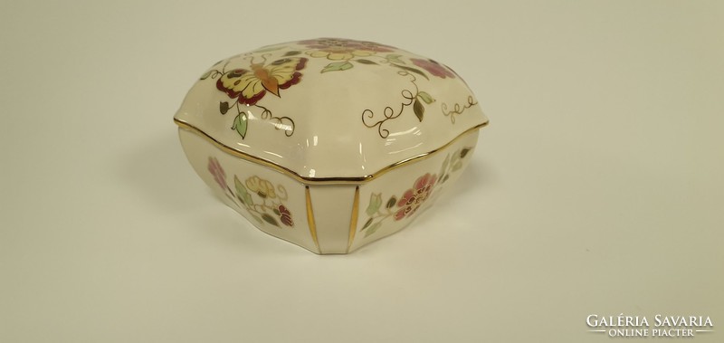 Zsolnay, bonbonier decorated with floral motifs