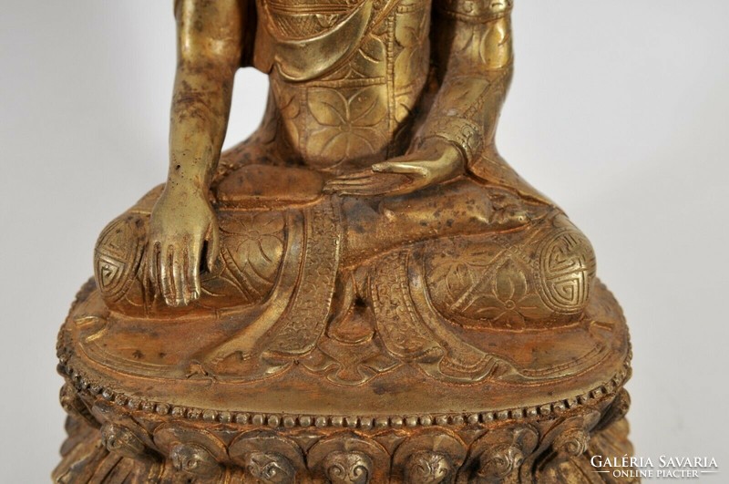 Antik aranyozott, bronz meditáló Buddha figura