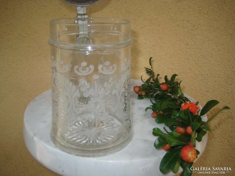 Bavarian beer mug, made of glass, with a nice tin lid