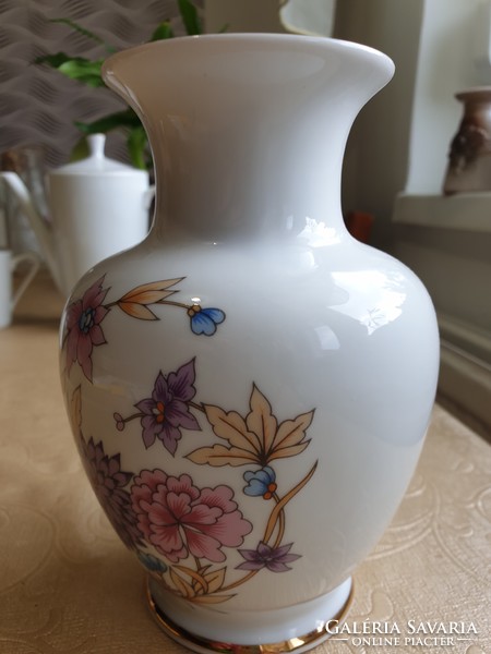 Hollóház hand-painted gold-edged vase for sale!