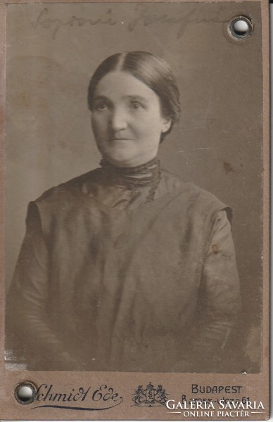 Antique photo, studio shot of middle-aged lady, passport photo