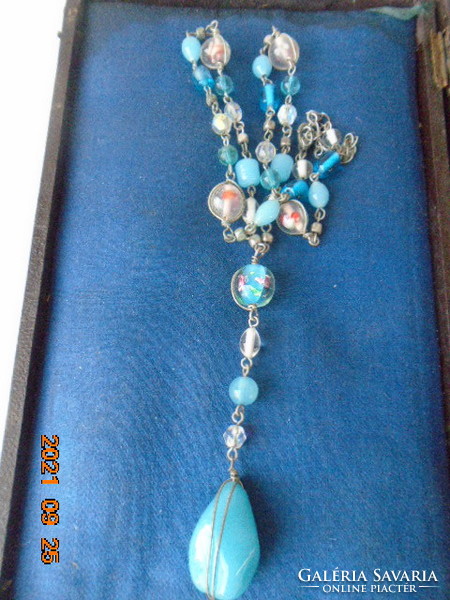 Natural chalcedony necklace with Murano accessories is a rare beautiful piece of antique