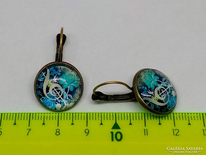 Violin key cabochon earrings