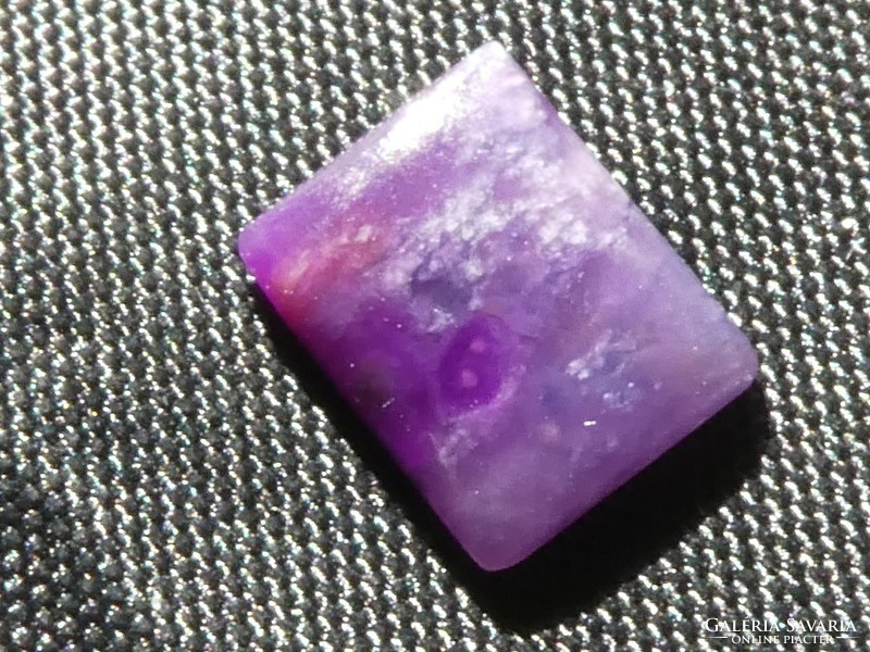 A small gemstone polished from natural sigilite minerals. Jewelry base material. 2.1 Ct