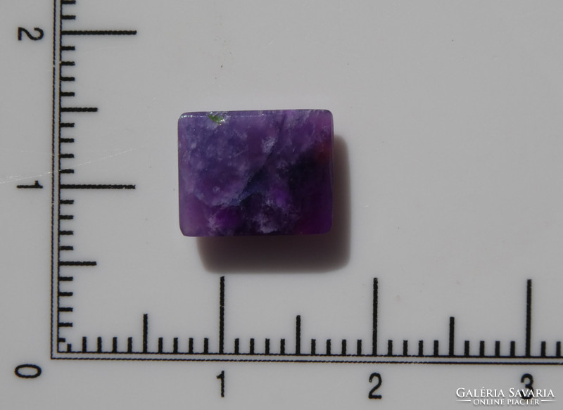 A small gemstone polished from natural sigilite minerals. Jewelry base material. 2.1 Ct