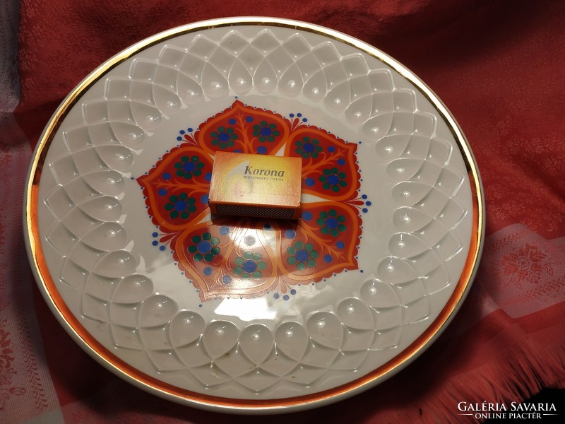 Porcelain serving bowl, centerpiece