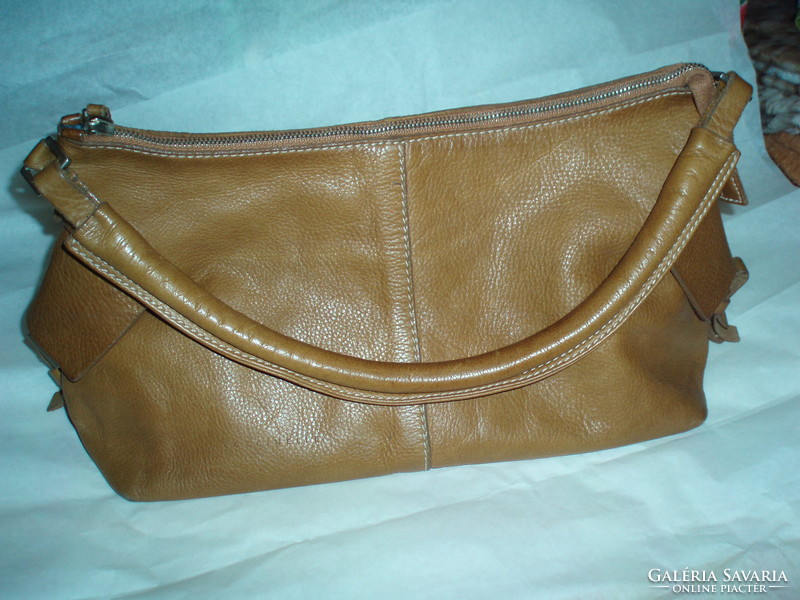 Vintage beige coccinelle women's handbag