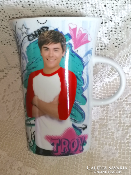 High school musical large porcelain mug with the image of troy and gabriella