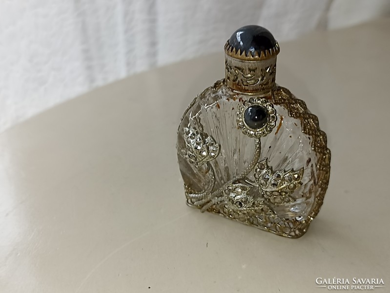 Régi üveg parfümös vagy kölnis üveg pipettával ónix kővel és markazitokkal díszítve