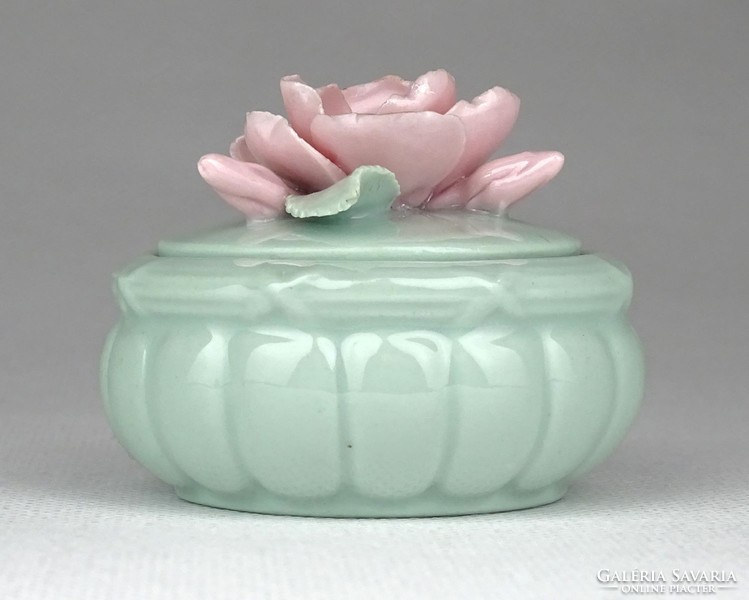 0X494 antique green naples porcelain bonbonier