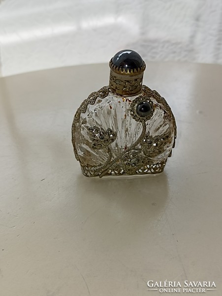 Régi üveg parfümös vagy kölnis üveg pipettával ónix kővel és markazitokkal díszítve