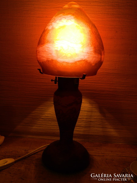 Gallle lamp.