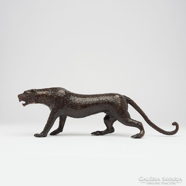 Large leopard statue