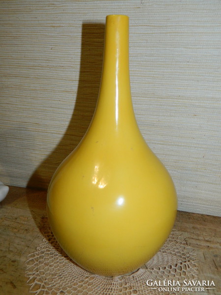 Vase of a rare quarry porcelain factory