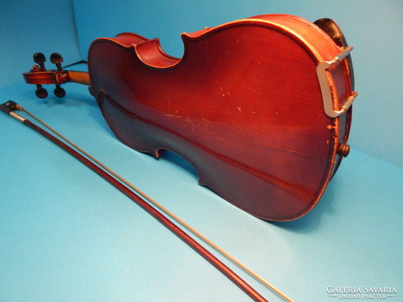 Quality 1/1 violin from 1957, nailed, in usable condition