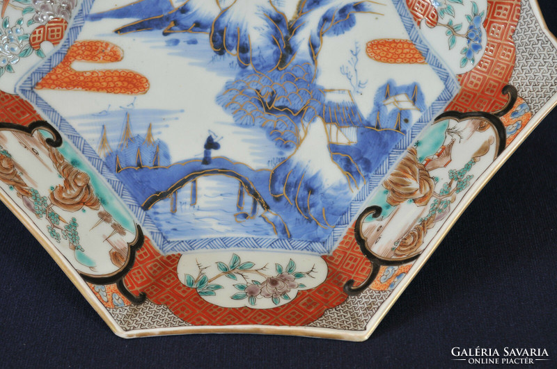 Large Japanese porcelain bowl, late 19th century