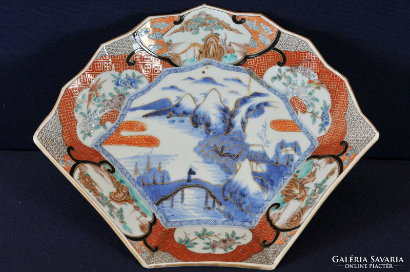 Large Japanese porcelain bowl, late 19th century