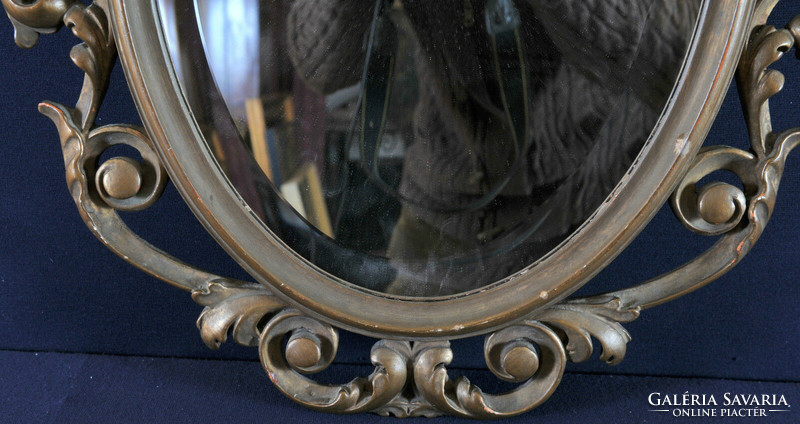 Antik, faragott aranyozott keret, ovális tükörrel
