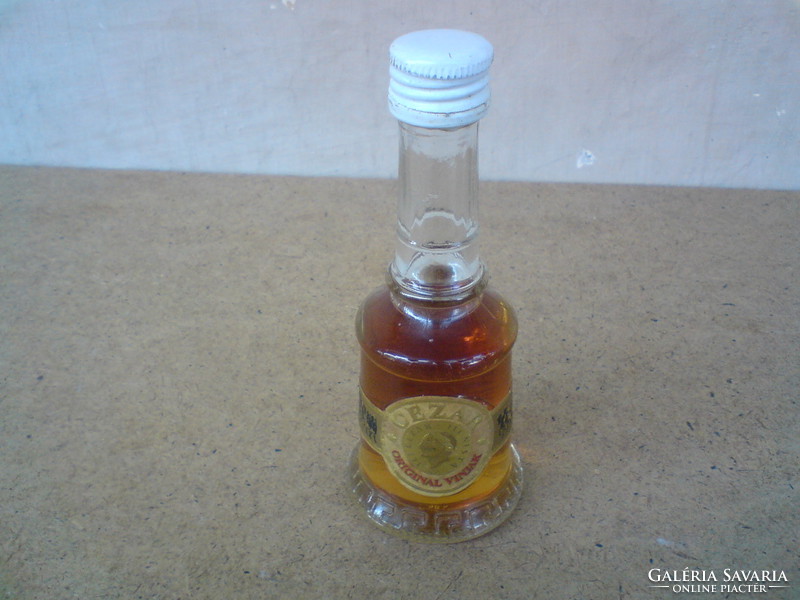 Retró Cezar konyak 0,05 l - régi mini címkés üveg