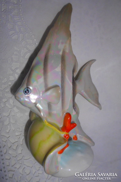 Drasche csigás hal.Szép  kézzel festett vitrin figura