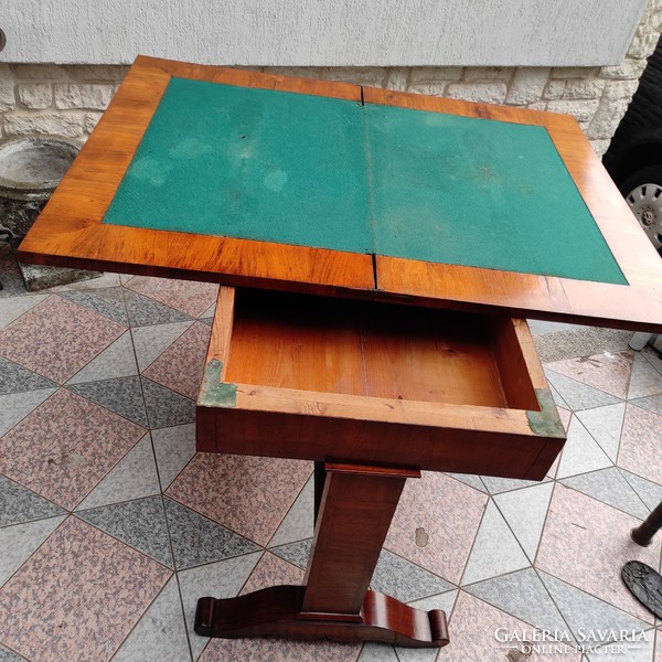 Biedermeier , íróasztal jàték asztal,kàrtyaasztal ,1800 As évek eredeti antik bútor, Gyönyörű furnér