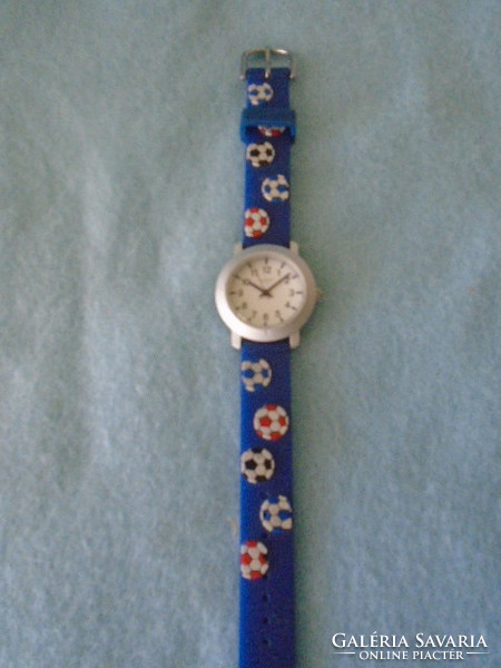 Original watch for kids or even ladies with very fine rubber strap brand regent