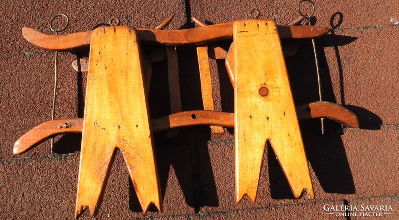 Antik fa ökrös szekér fali kulcstartó / ruhatartó fogas