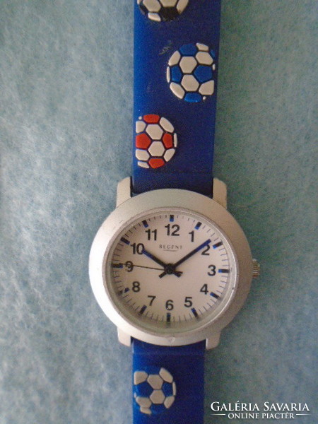 Original watch for kids or even ladies with very fine rubber strap brand regent