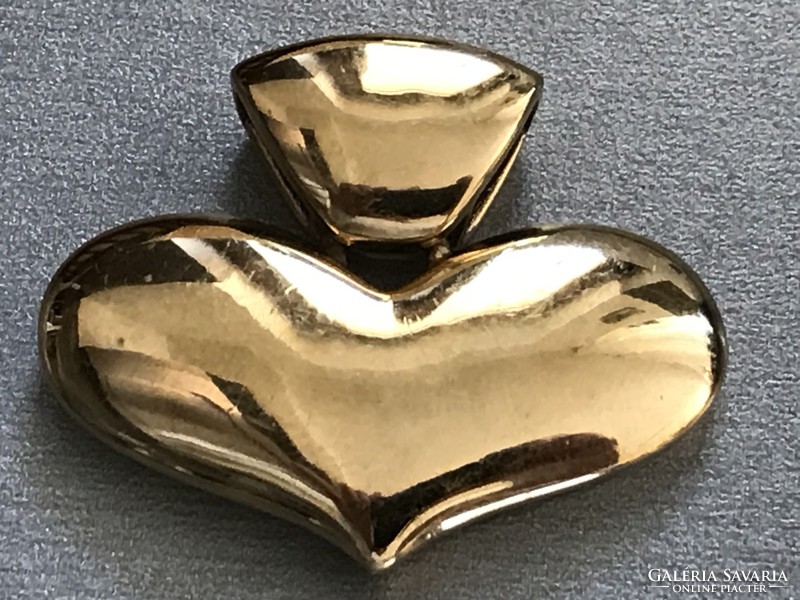 Gold-plated heart-shaped pendant, marked e.g.